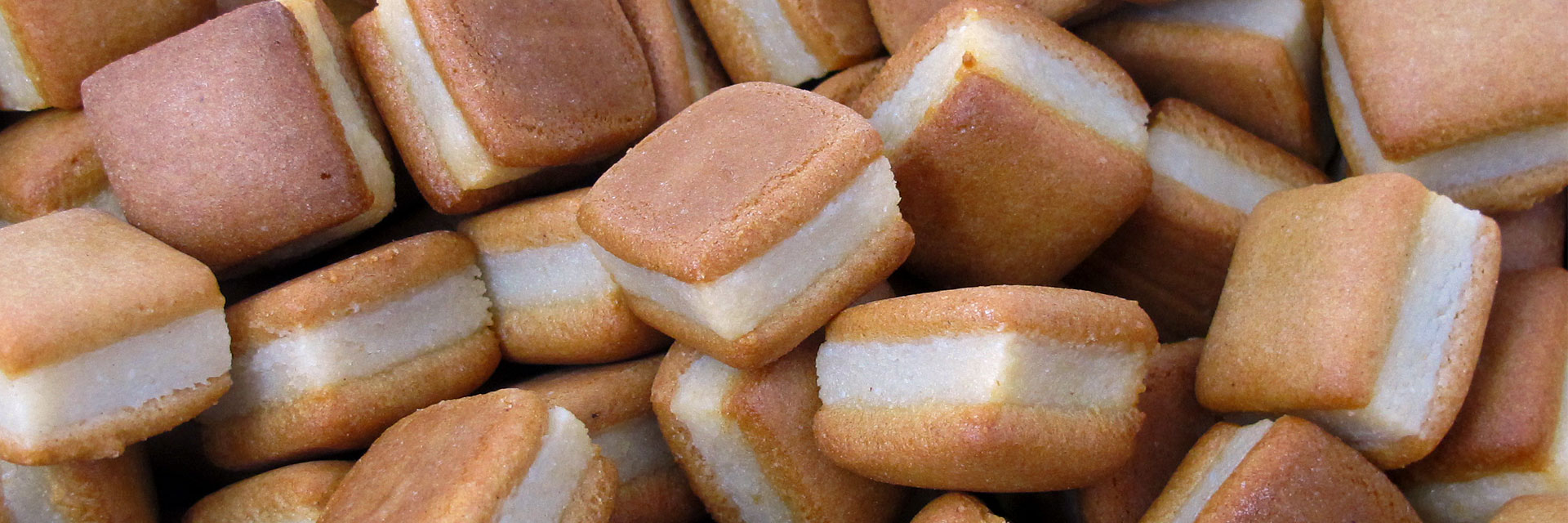 Confiserie, Süsswaren, Gebäck, Magenbrot, gebrannte Mandeln, Rahmtäfeli, Süsswaren, Erdbeeren, Jonasch, Basel