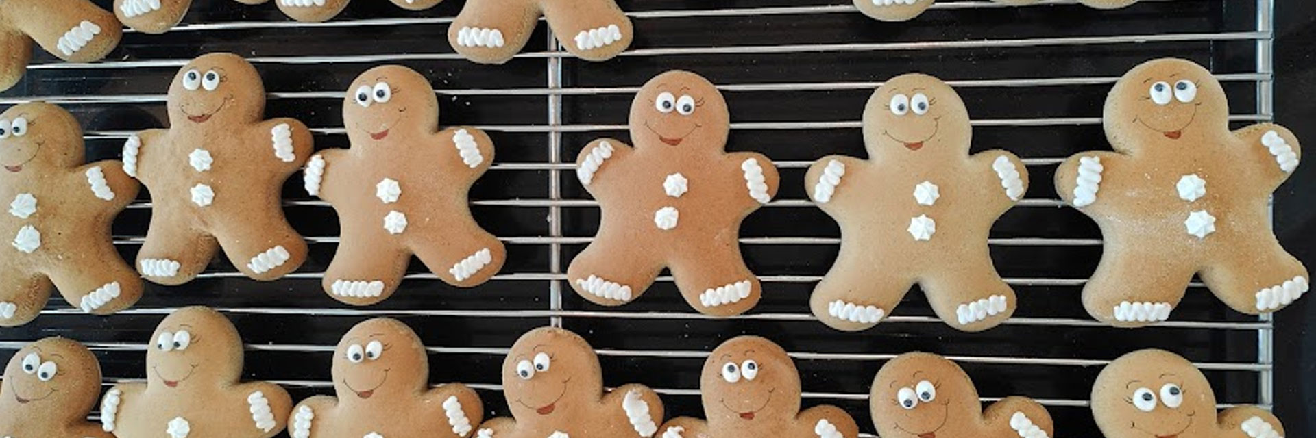 Confiserie, Süsswaren, Gebäck, Magenbrot, gebrannte Mandeln, Rahmtäfeli, Süsswaren, Erdbeeren, Jonasch, Basel